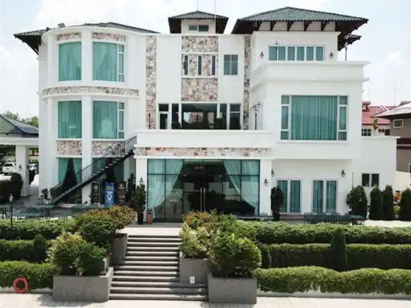 Casa Bianca Keluang Exterior foto