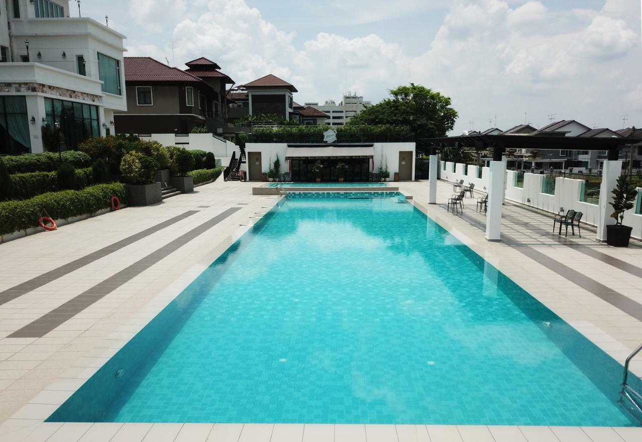 Casa Bianca Keluang Exterior foto