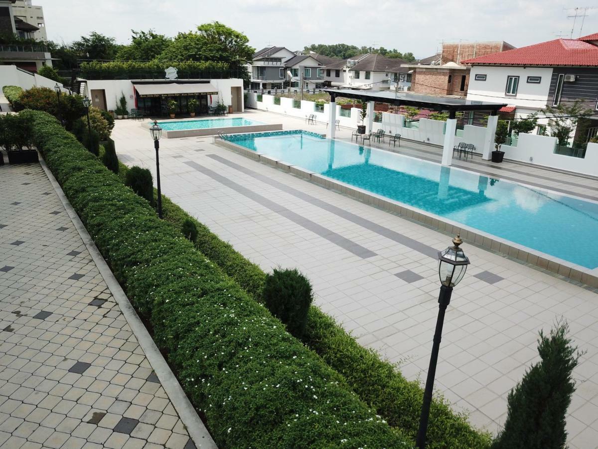 Casa Bianca Keluang Exterior foto
