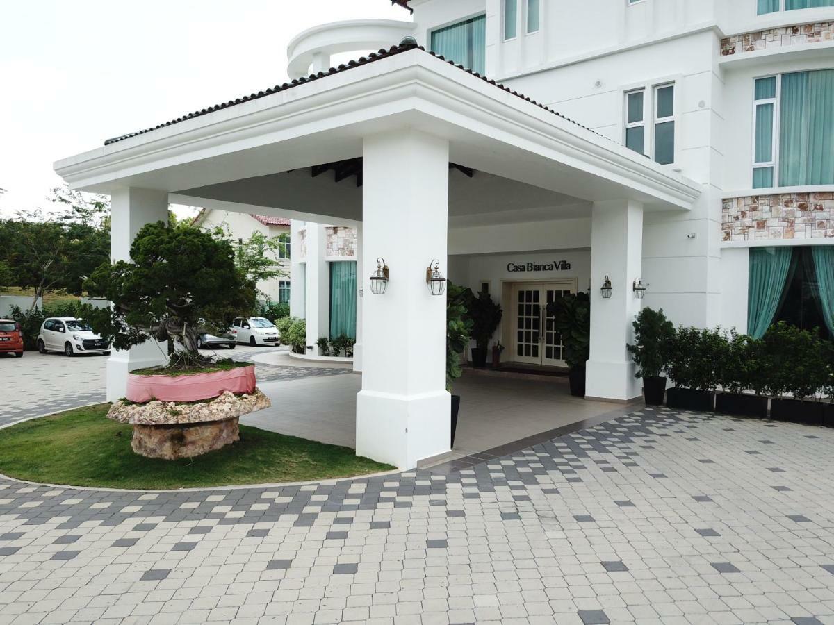 Casa Bianca Keluang Exterior foto